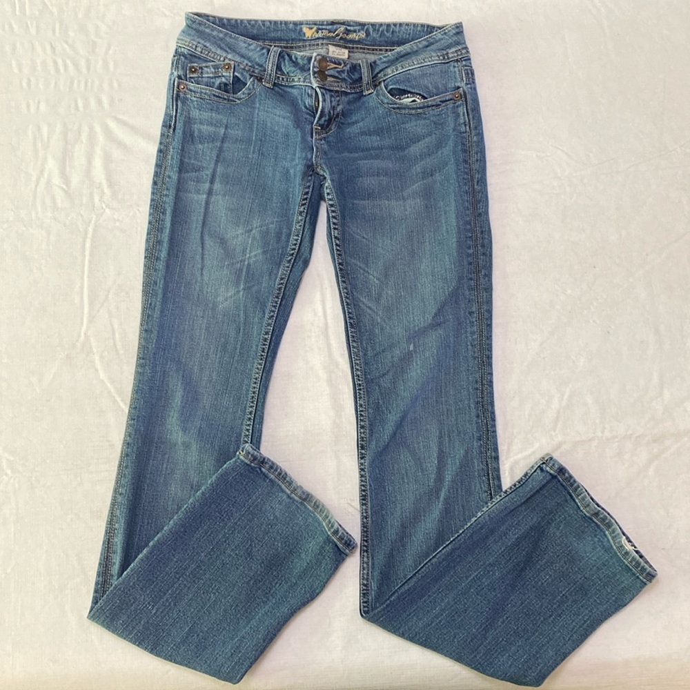 Wet seal blue jeans in good condition size 5